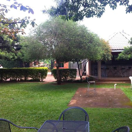 Executive Airport Hotel Entebbe Esterno foto