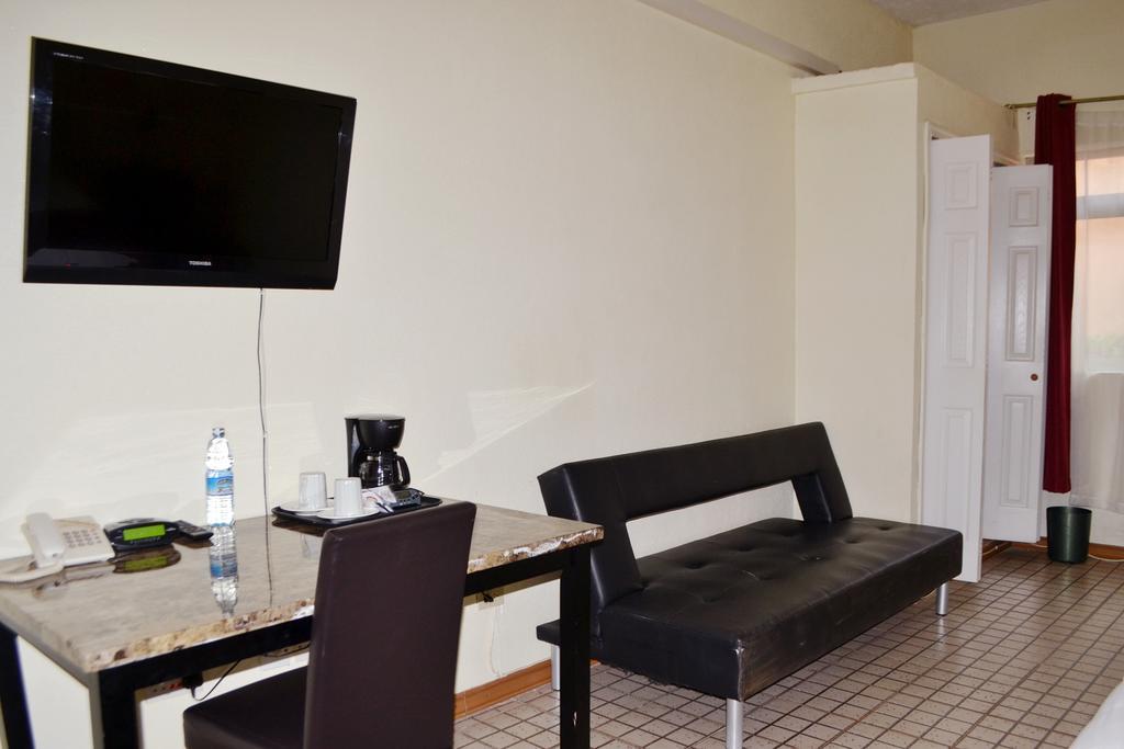Executive Airport Hotel Entebbe Esterno foto