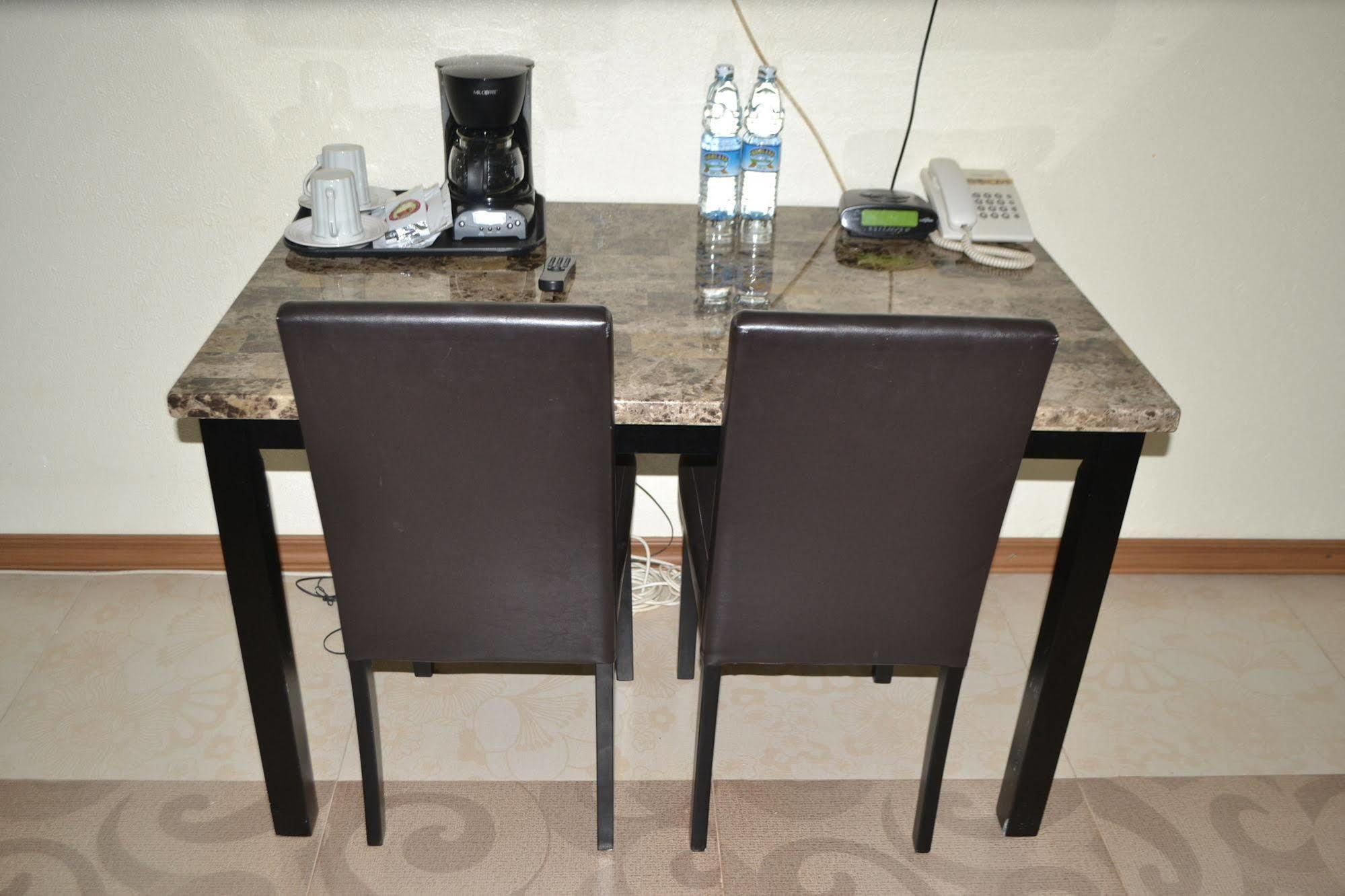 Executive Airport Hotel Entebbe Esterno foto